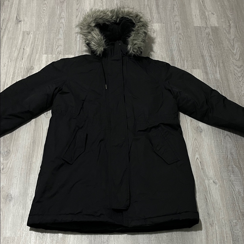 Universal Thread Women’s Black Fur-Trimmed Hooded Thick Jacket Water Resistant
